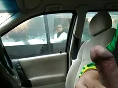 cô gái video sex les gợi cảm thấy ngực