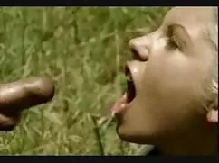 Chơi tập thể, tự phim sex nu les nhiên